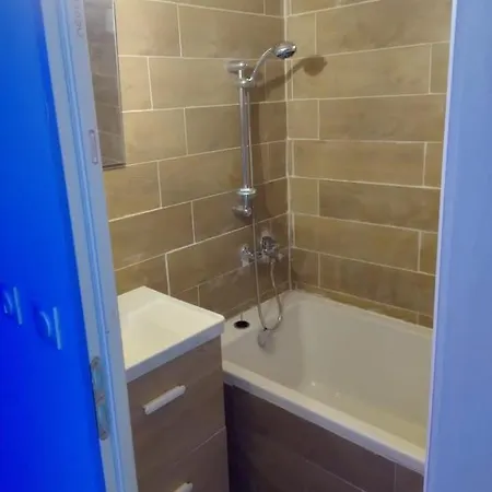 Bas De A 100 M De La * Solaro