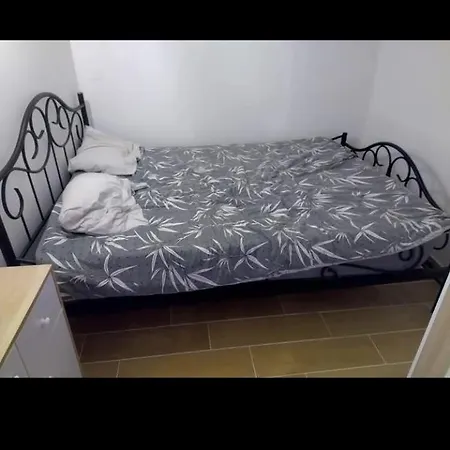 Bas De à 100 M De La Appartamento