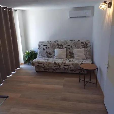 Bas De A 100 M De La Lejlighed